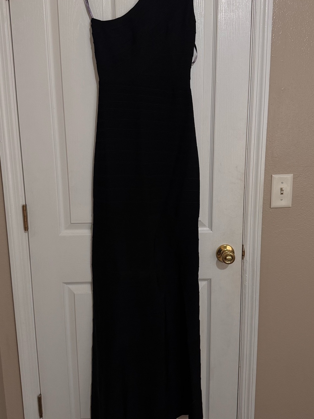 Elegant One-Shoulder Black Maxi Dress